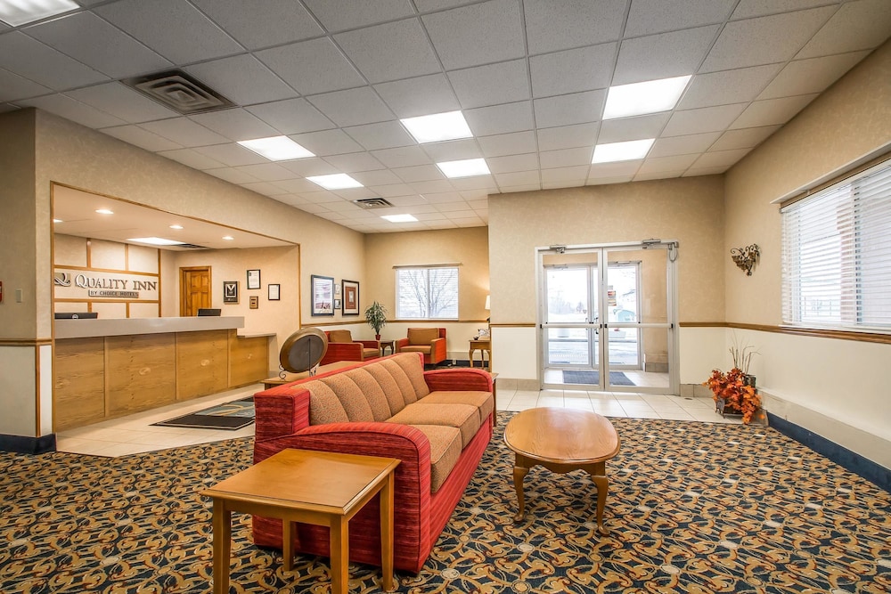 Quality Inn Morris I-80 33/45
