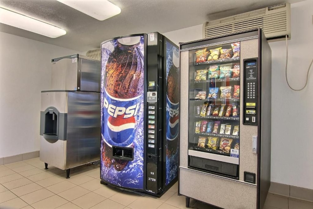 Motel6 Bismarck, ND 39/54