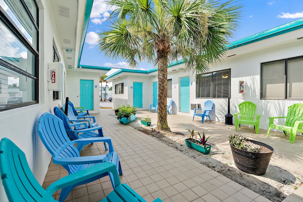 Hollywood Beachside Boutique Suites 41/46