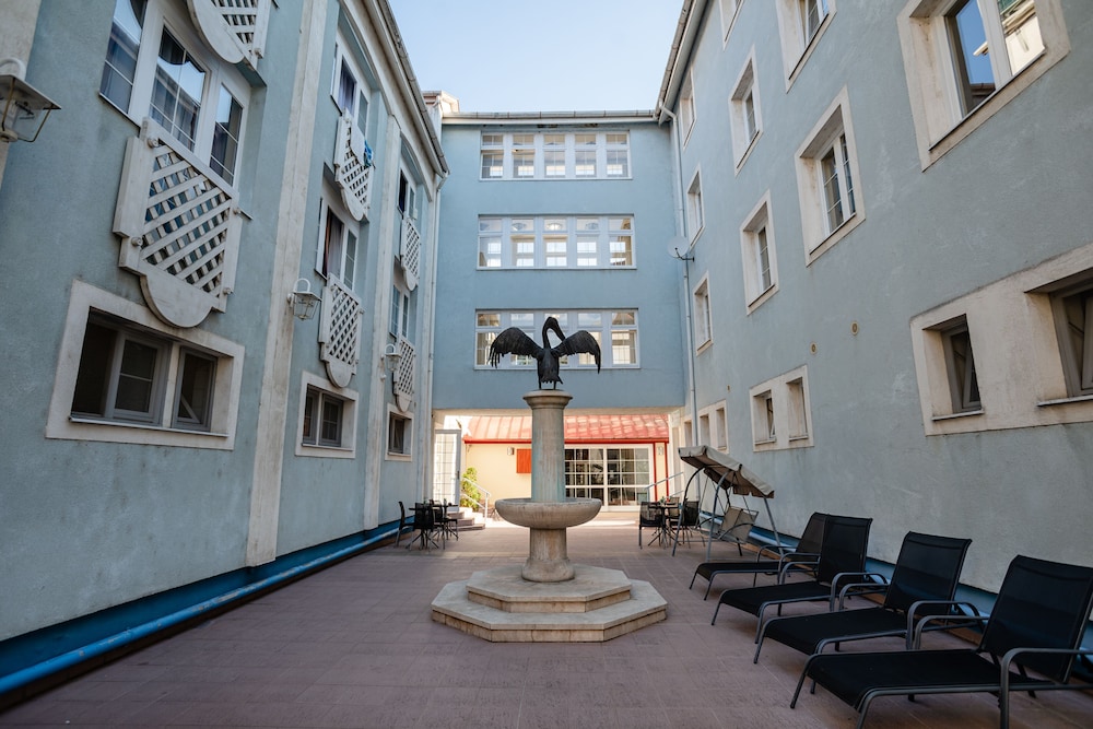 Erzsebet Hotel 42/46