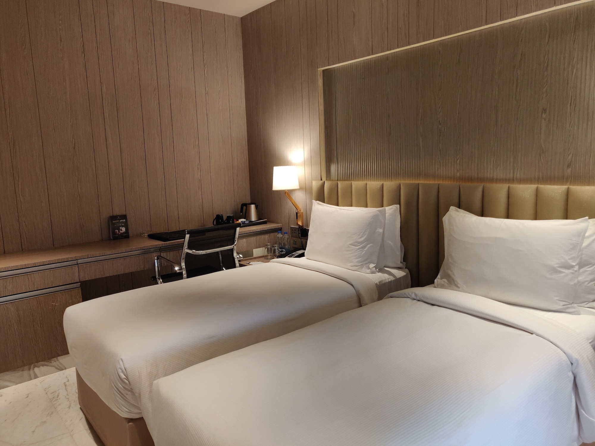 ECONOMY, TWIN BEDS