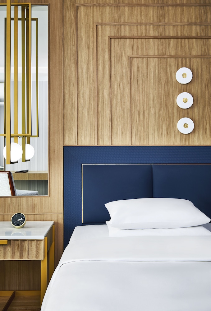 DELUXE, TWIN BEDS