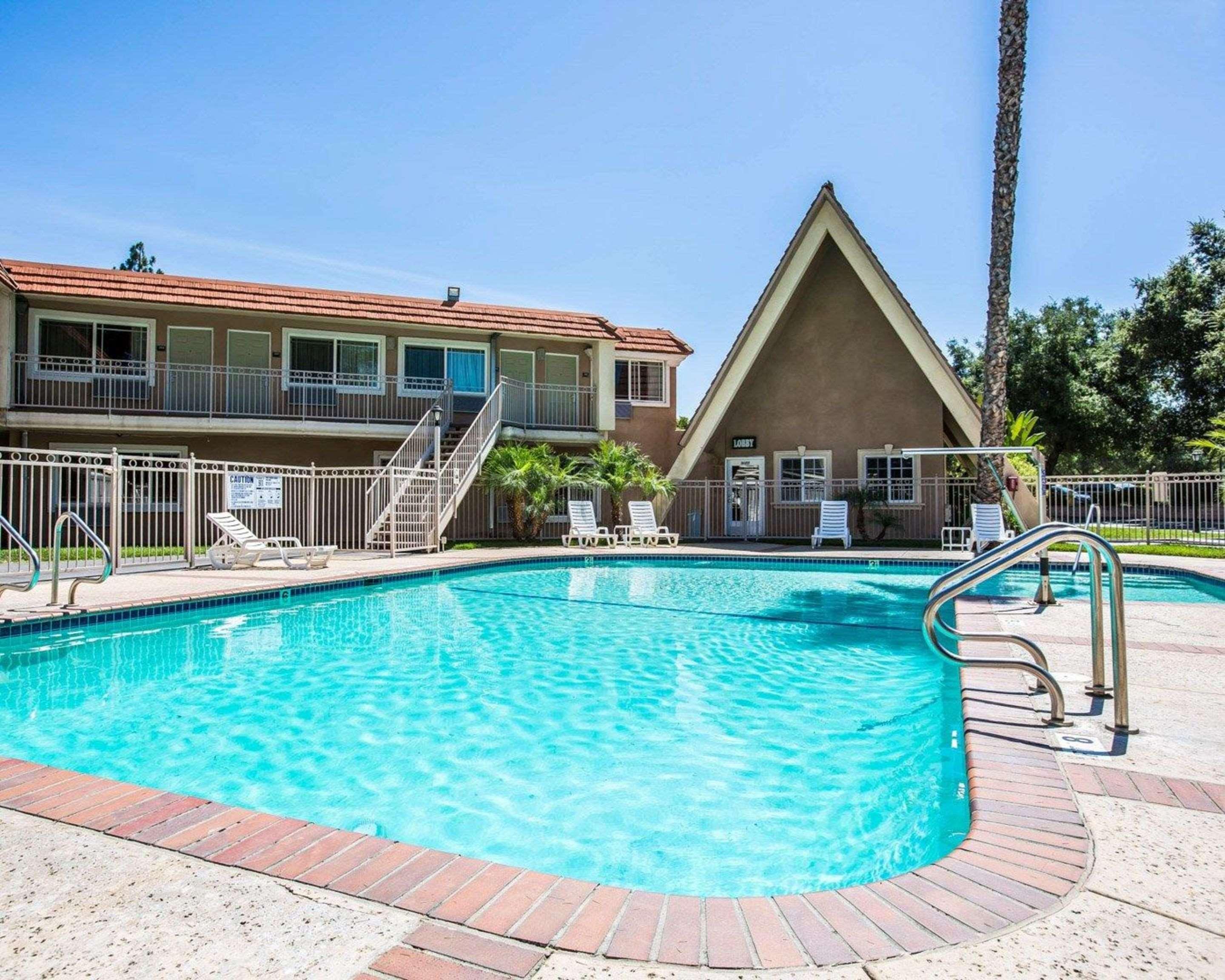 Quality Inn & Suites Thousand Oaks 3/38