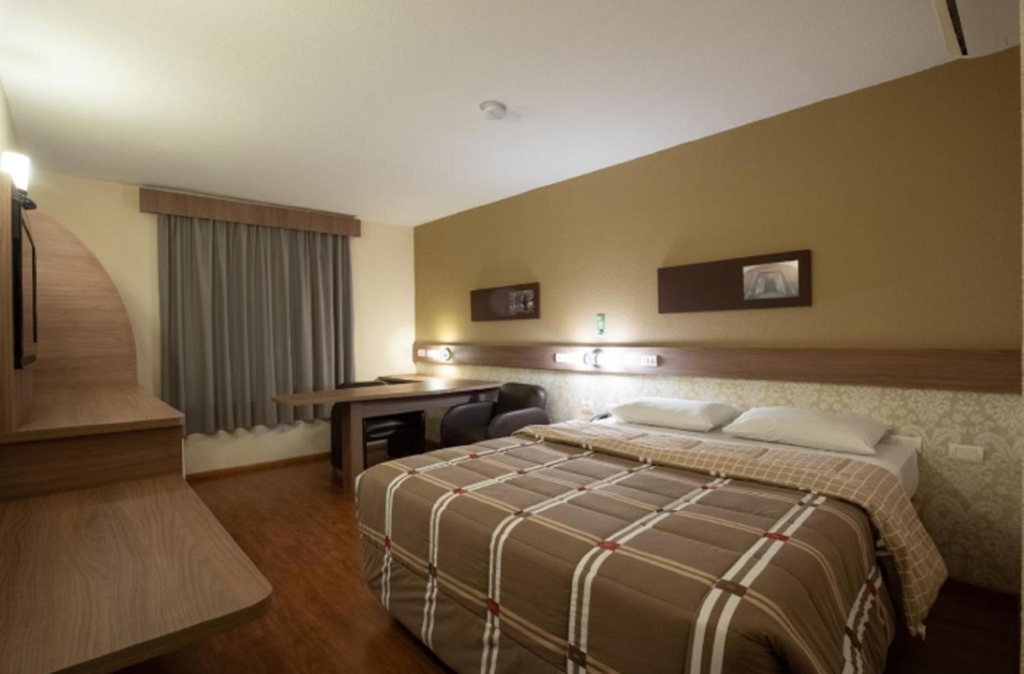 HOTEL 10 PONTA GROSSA 10/31