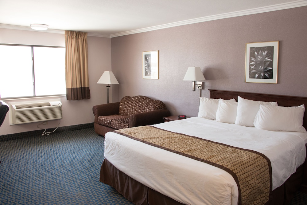 Days Inn by Wyndham Indio 14/36