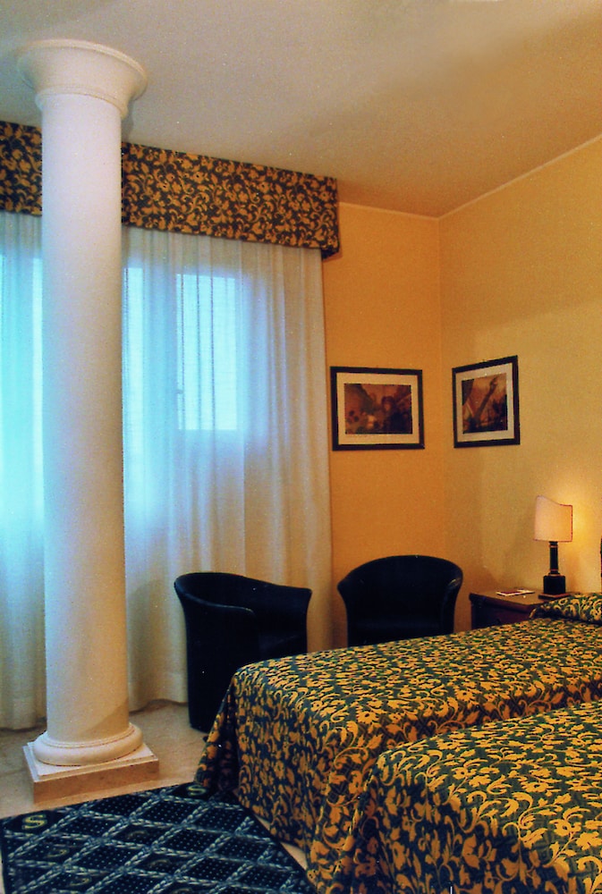 Savoy Hotel 12/68
