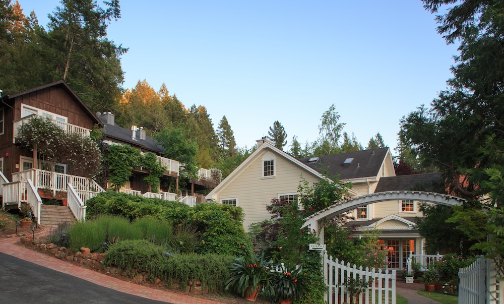 Inn at Occidental 6/50