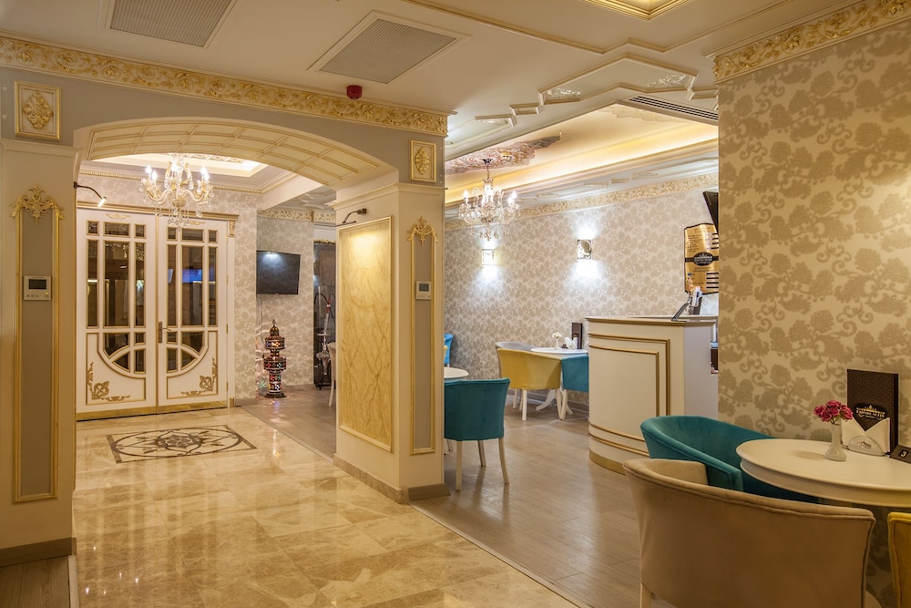 Empire Suite Hotel 12/32