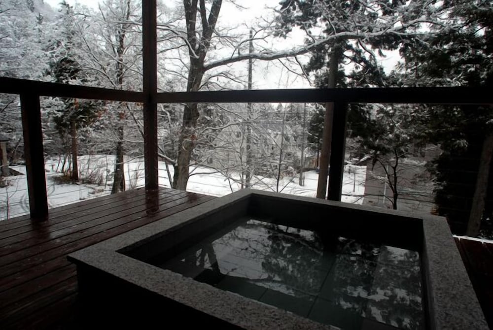 Bears Den Mountain Lodge 23/50