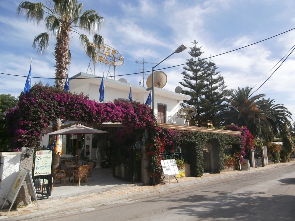 Harry's Bar & Apartments 44/50