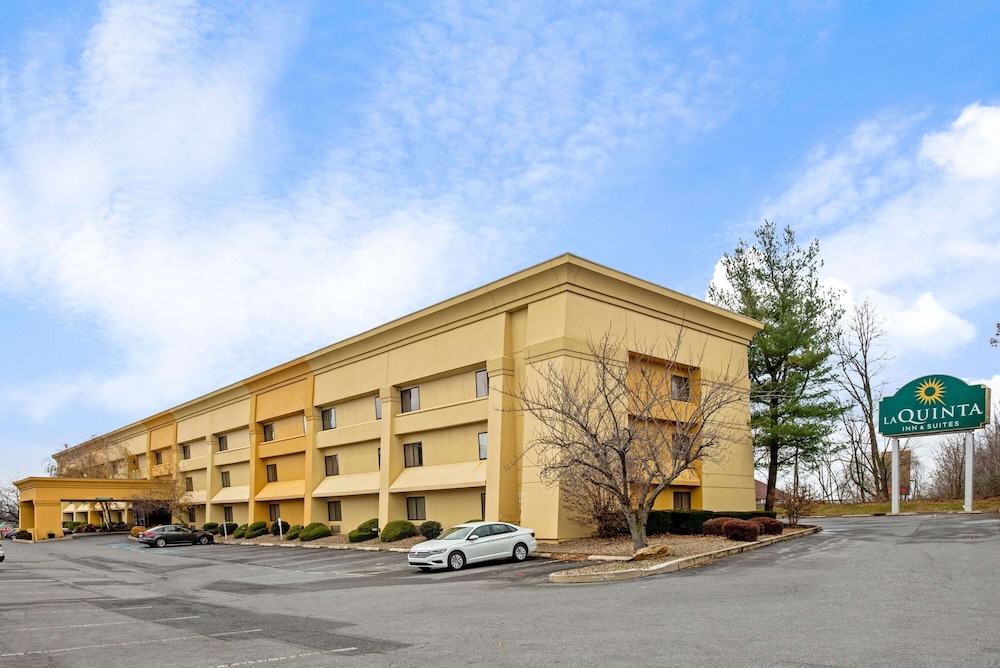 La Quinta Inn And Suites By Wyndham Harrisburg Airport Hershey 3/48