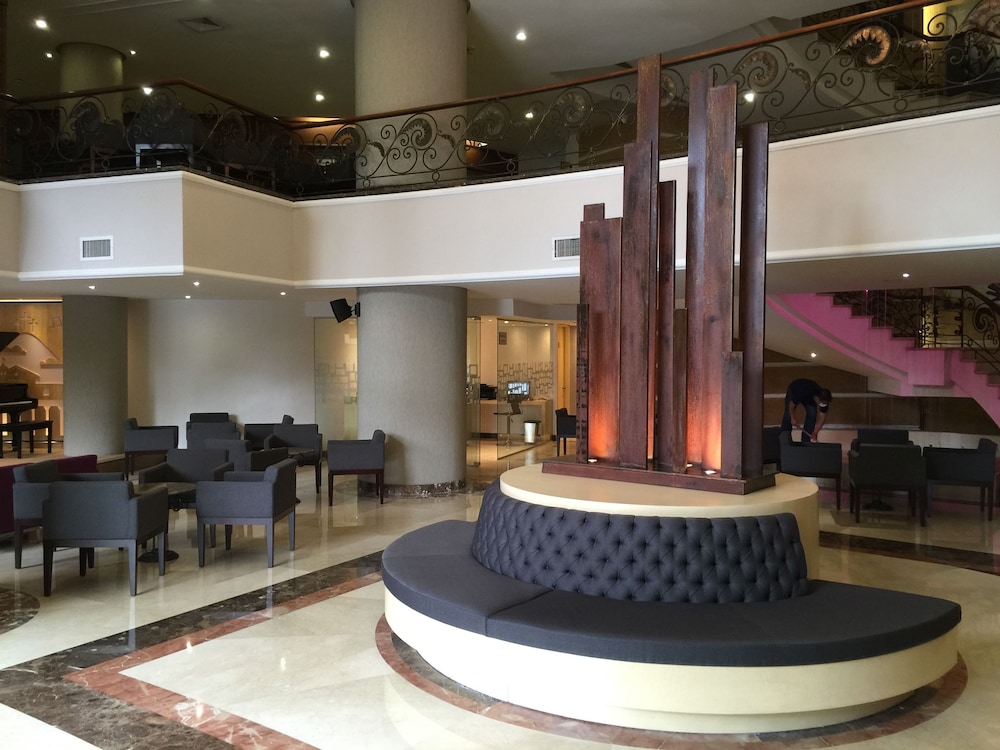 Hotel Dann Carlton Cali 37/64