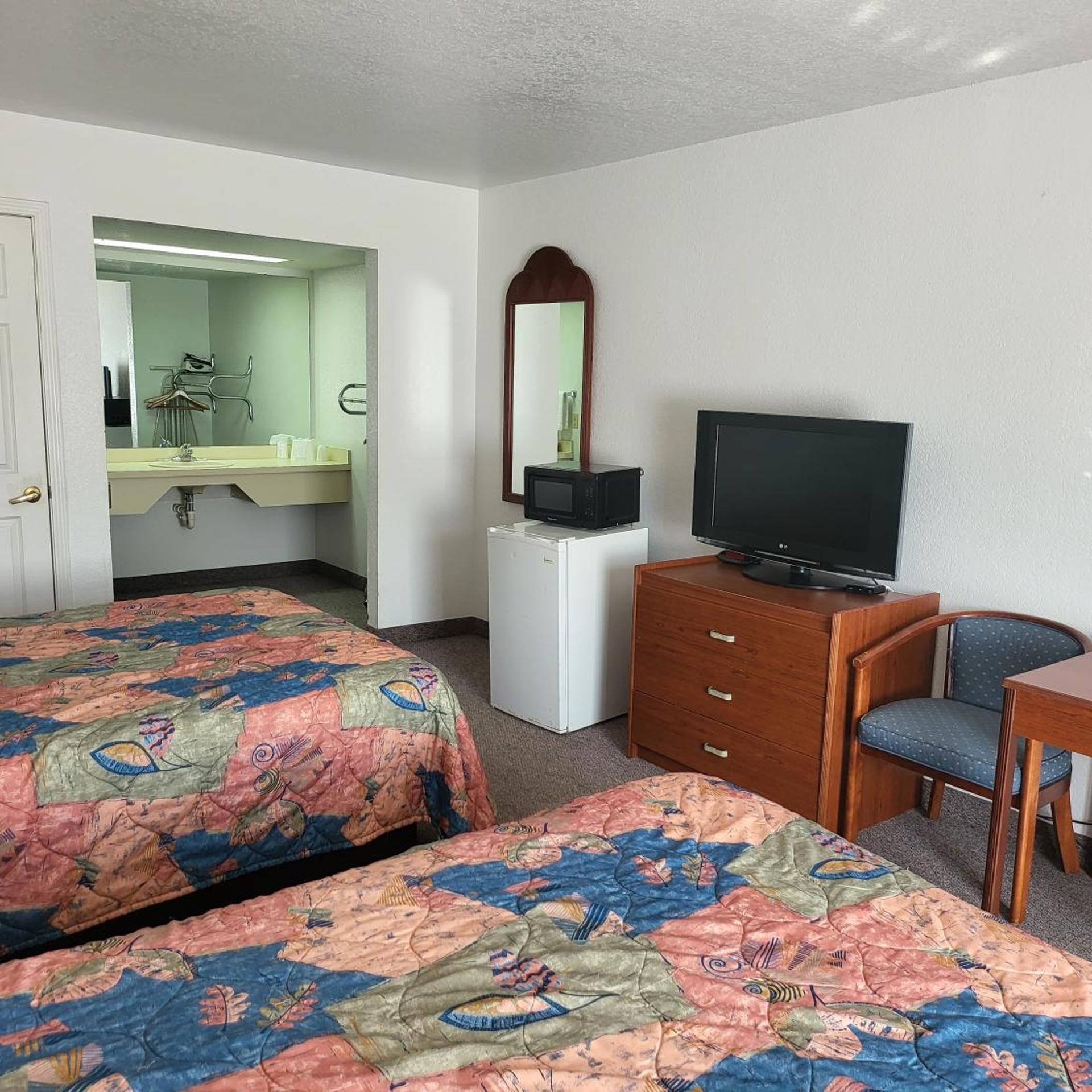 Blue Ribbon Inn and Suites 18/26