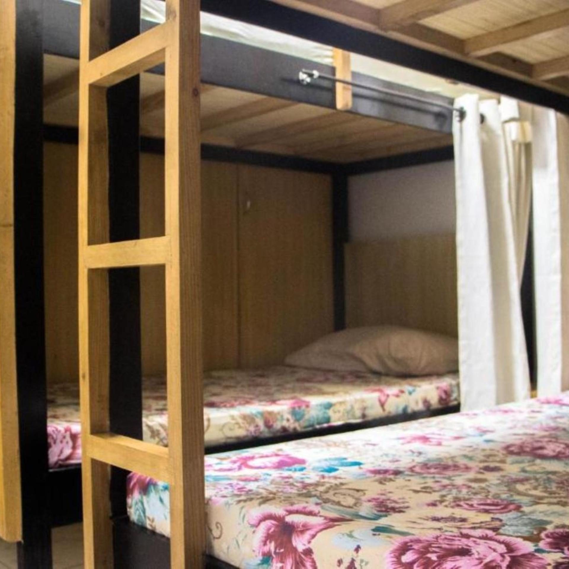Bunks Hostel - Adults Only 15/25