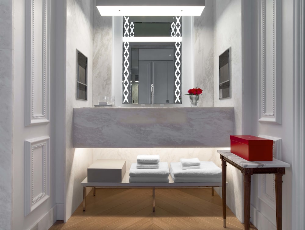 Baccarat Hotel And Residences New York 2/47