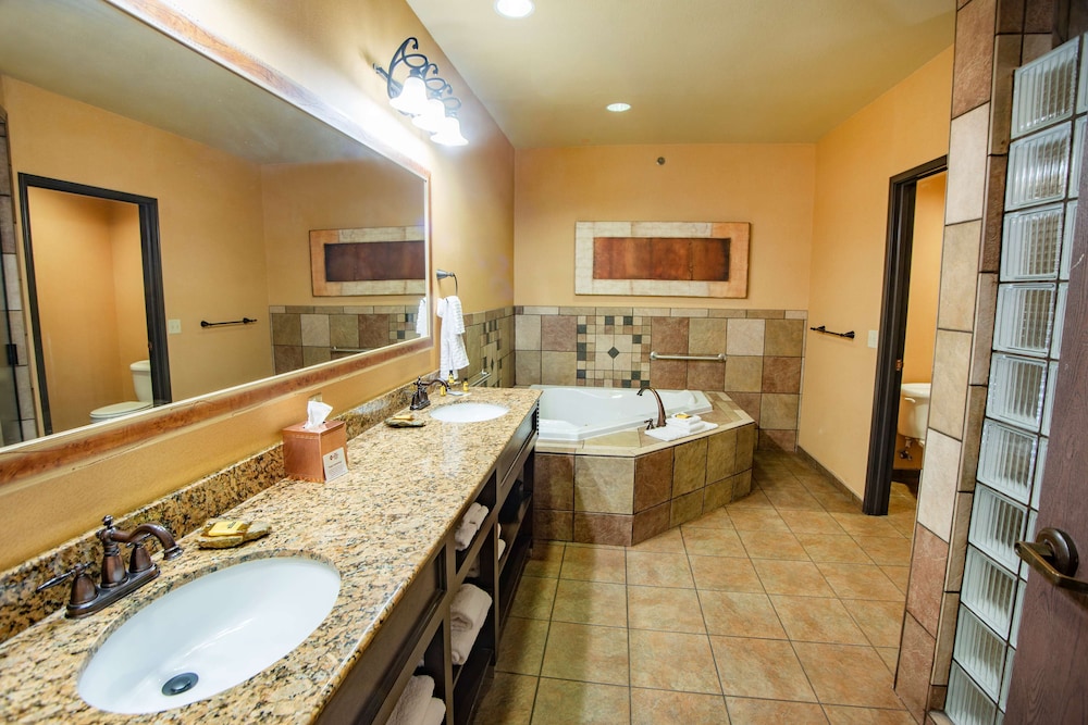 Best Western Plus Cimarron Hotel & Suites 39/41
