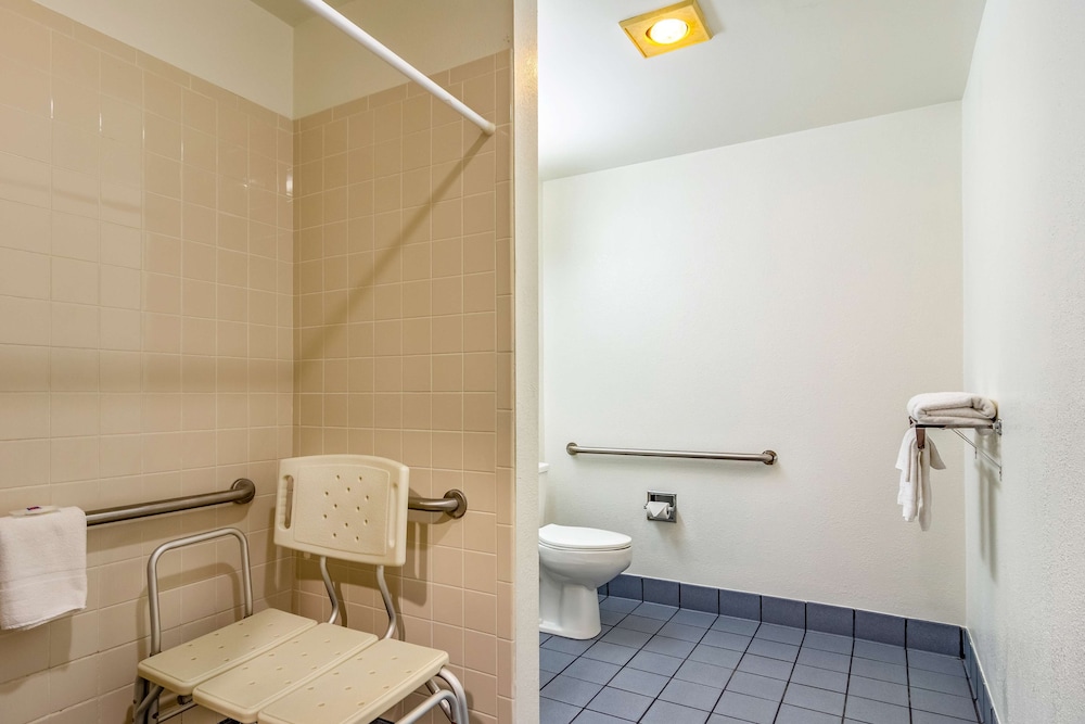 Motel6 Chattanooga, TN - Downtown 38/40