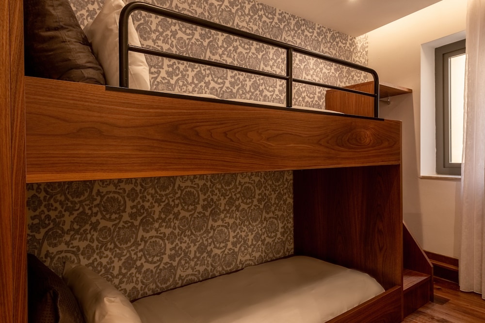 The Village Boutique and Spa 34/72