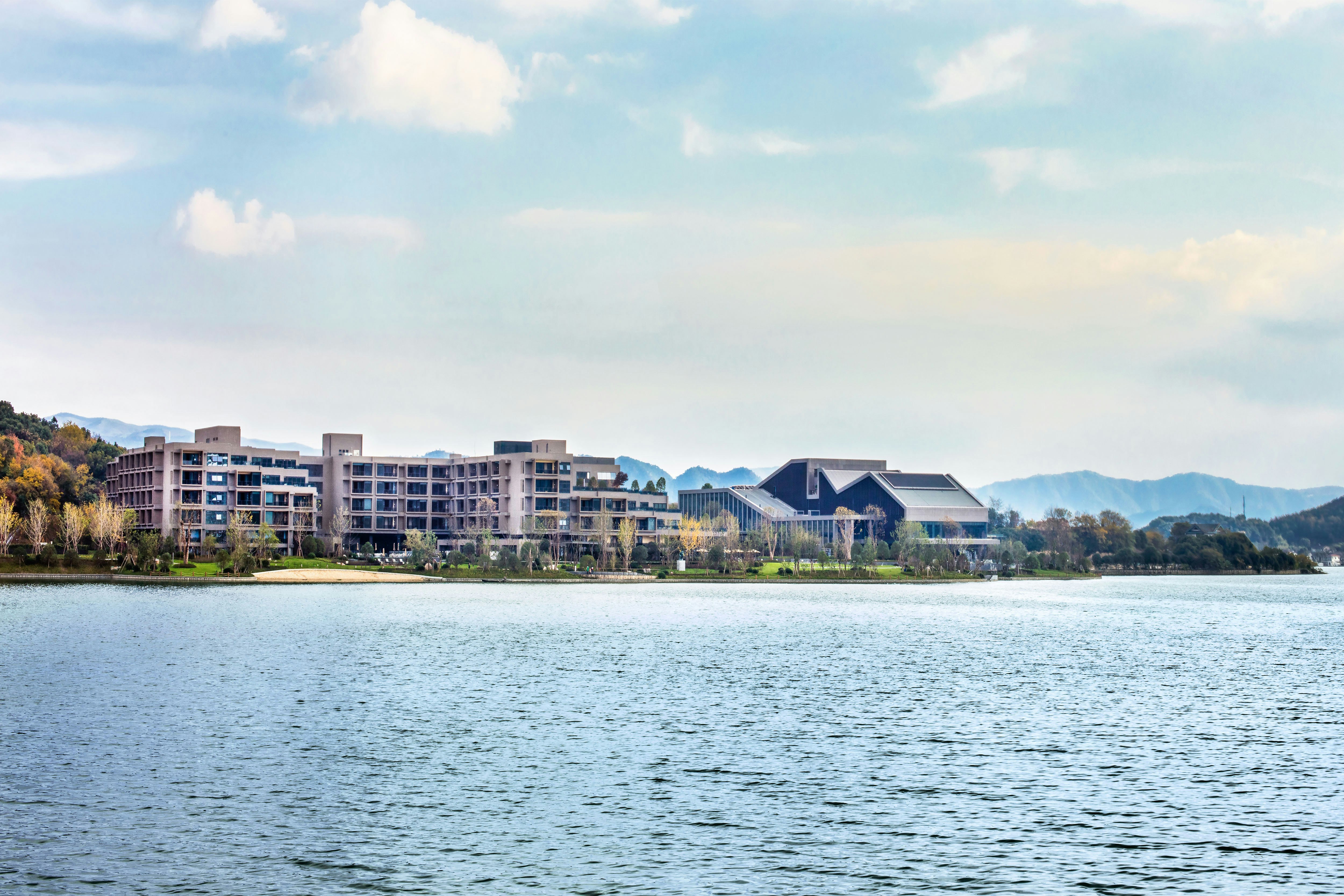 Hilton Ningbo Dongqian Lake Resort 32/41