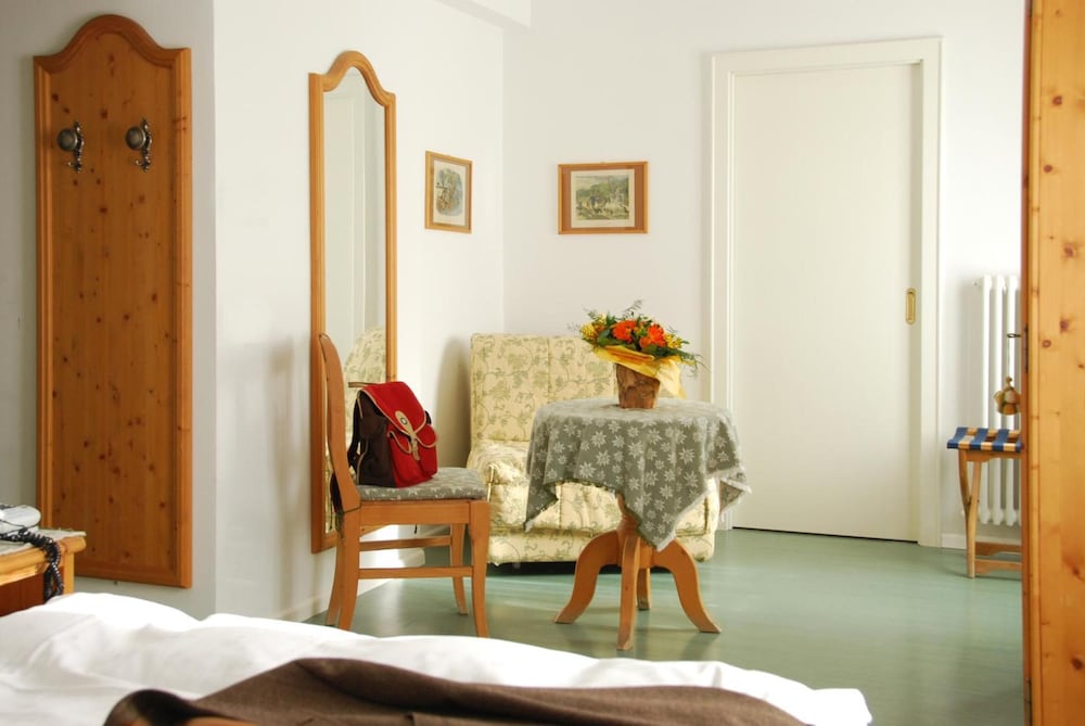 Hotel Oasi 13/50