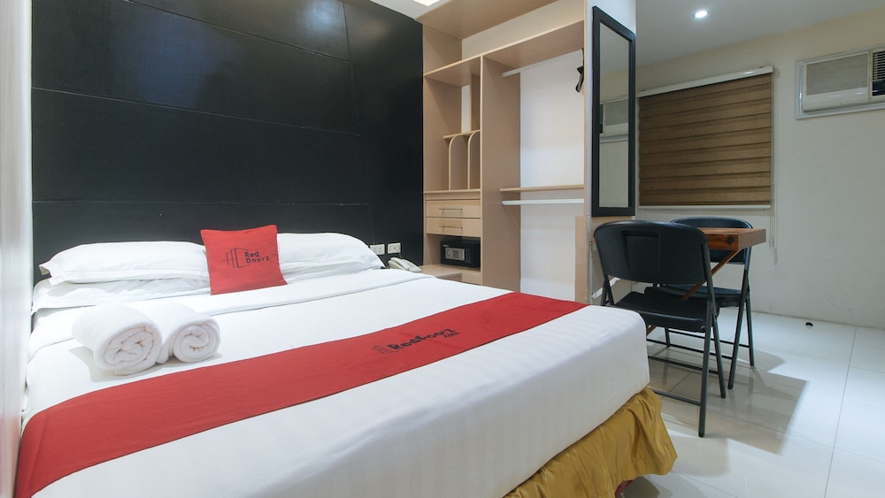RedDoorz at Grand Apartelle Hernan Cortes Cebu 15/38
