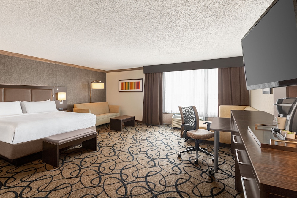 HOLIDAY INN BOSTON BUNKER HILL AREA 18/67