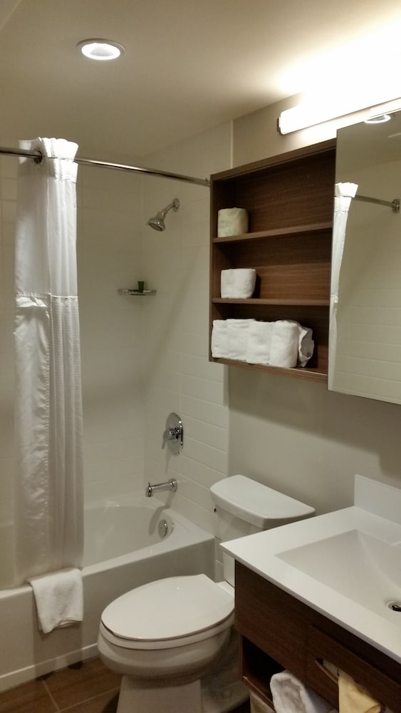 Microtel Inn & Suites By Wyndham Bonnyville 15/43