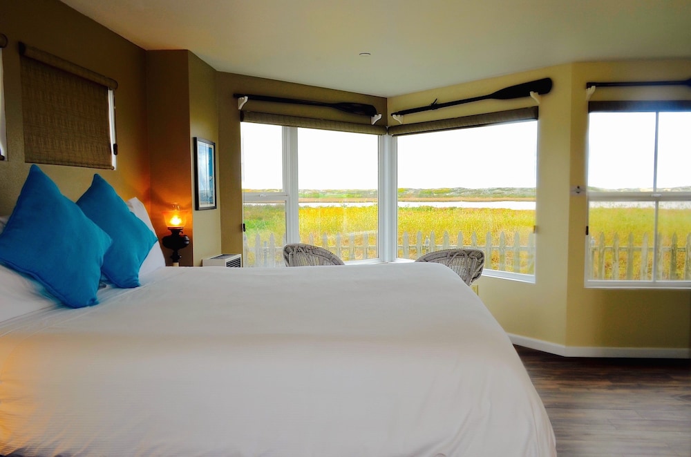 ROMANTIC, KING BED, RIVER VIEW