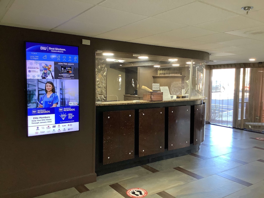 Best Western Plus Executive Hotel 9/37