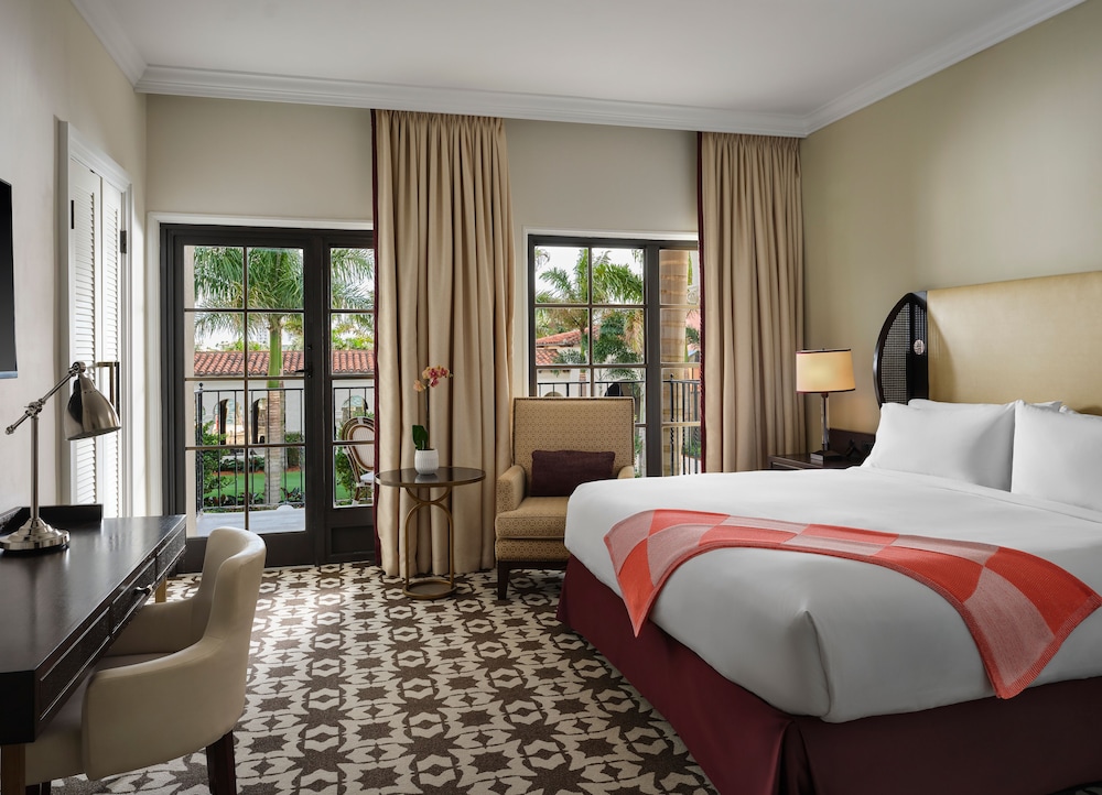 Room, King Bed, Estate View, Balcony