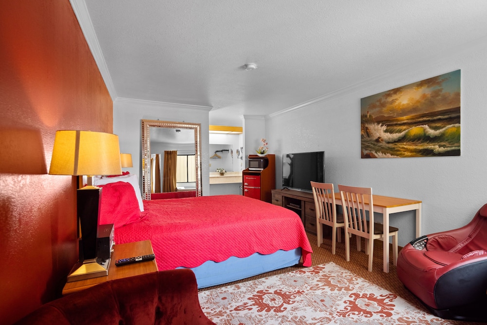 Americana Inn 10/67