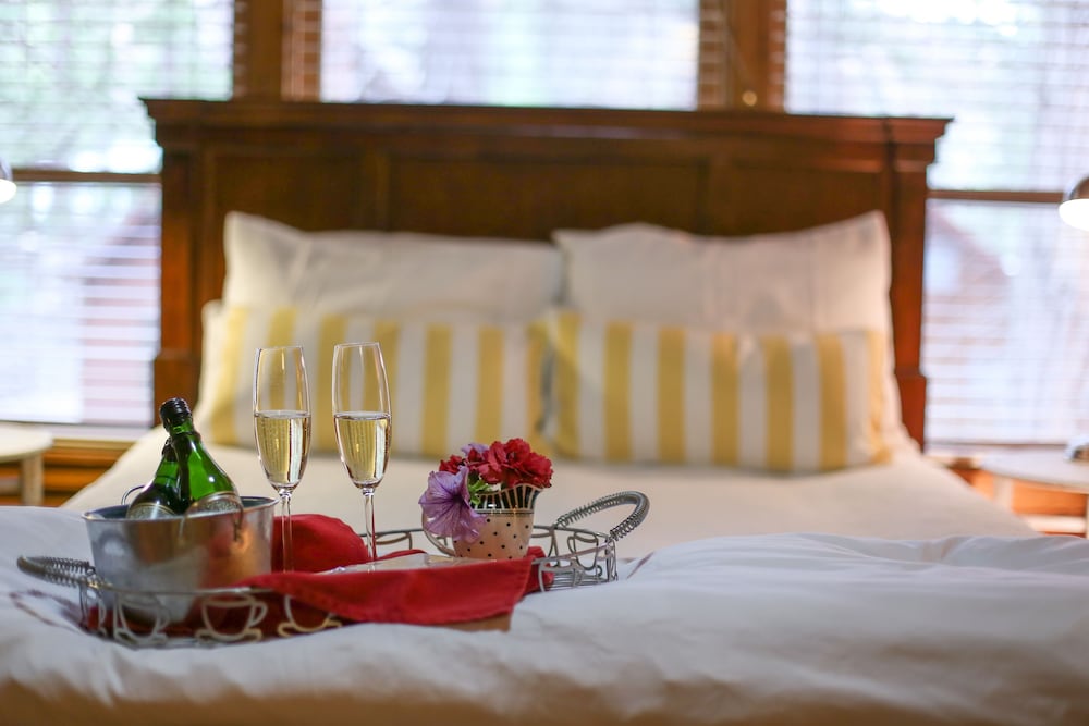 Elliott House Bed and Breakfast 28/67
