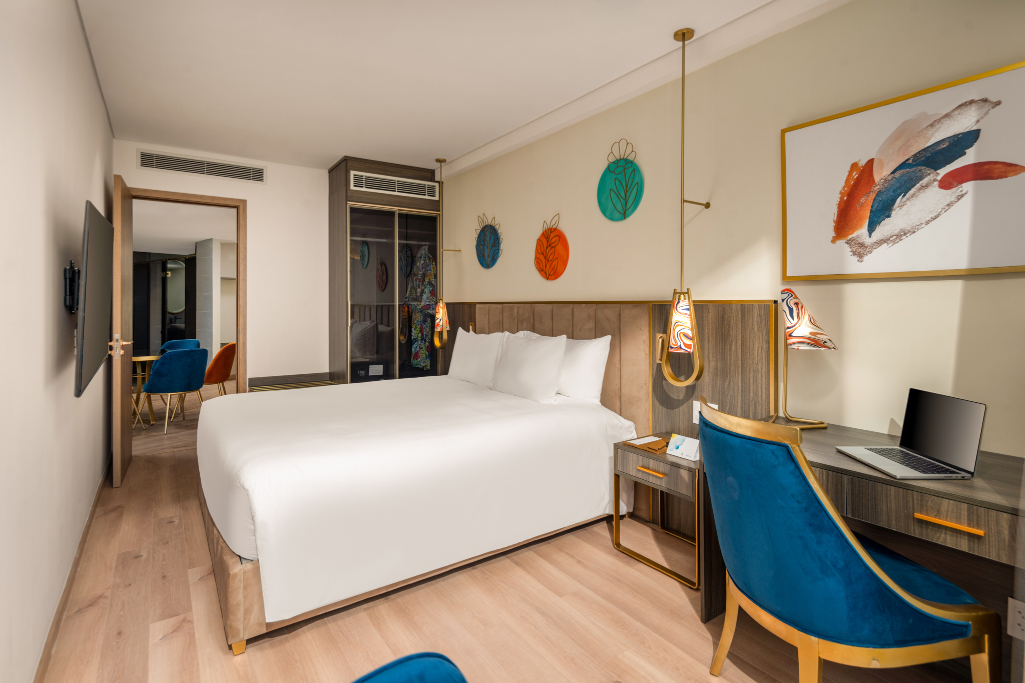 3 BEDROOMS, SUITE, OCEAN VIEW