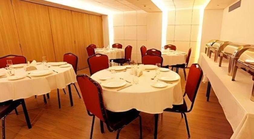 Mumbai Metro - The Executive Hotel 24/42