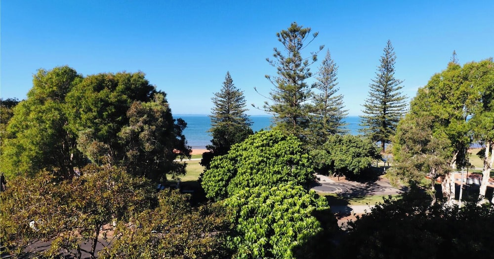 SCARBOROUGH BEACH RESORT 68/72