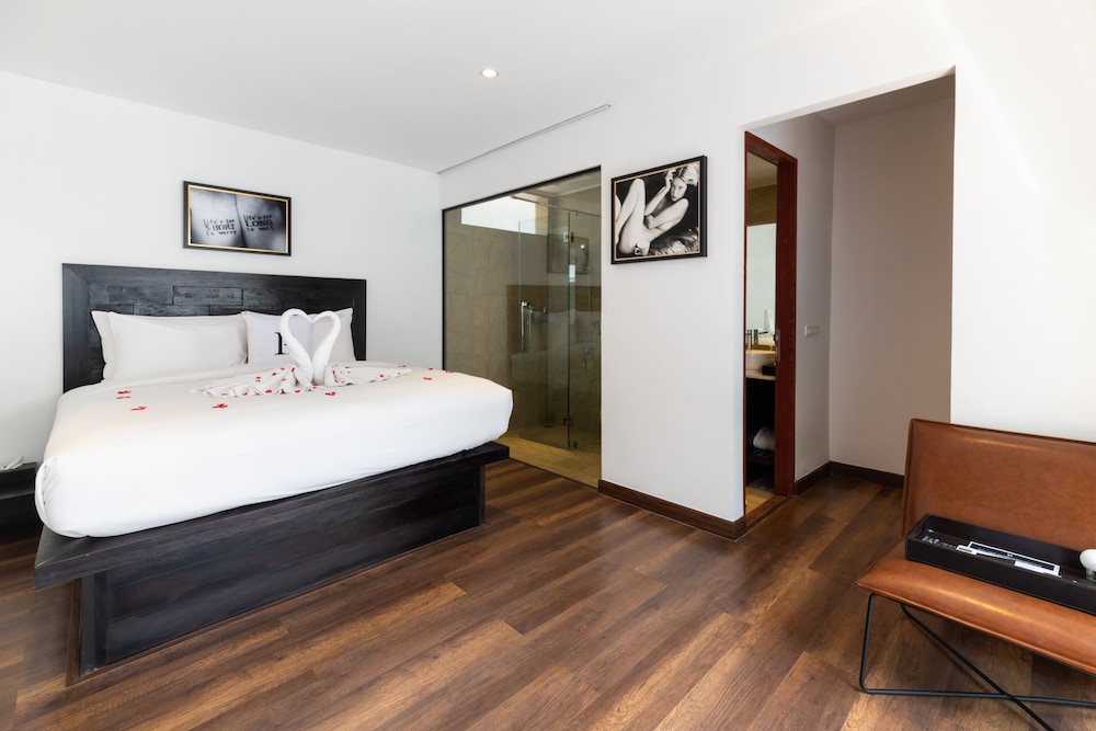 Zara Resort (ex The Privilege Hotel Ezra Royal Beach) 25/80