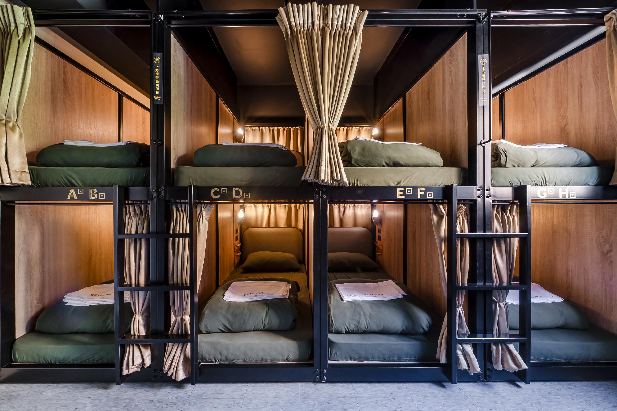 Female Dorm, Female Only, 8 Beds