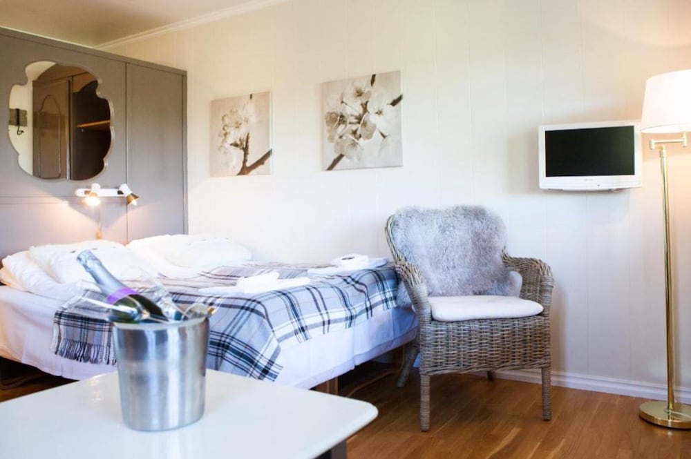 Fjordslottet Hotell 14/20
