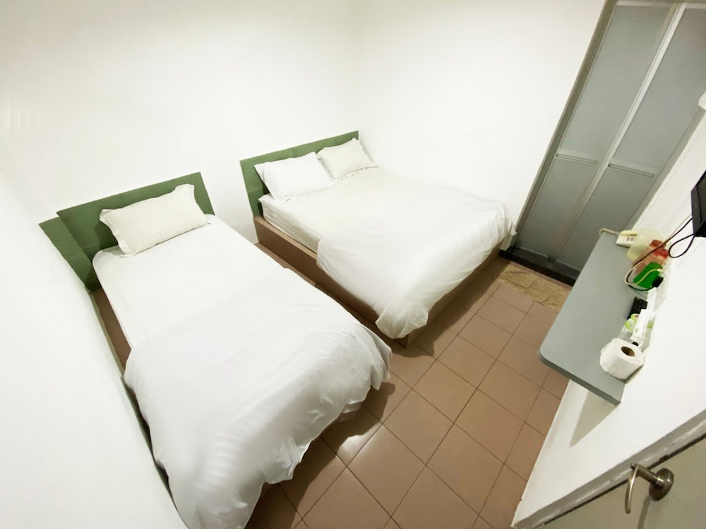 Lucky Hotel 15/22