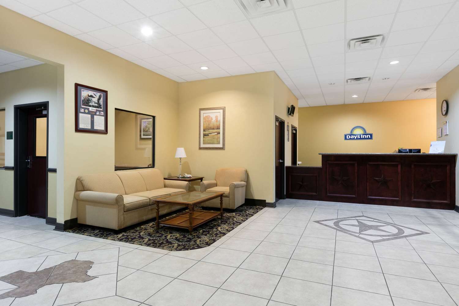 Days Inn by Wyndham Salado 2/24
