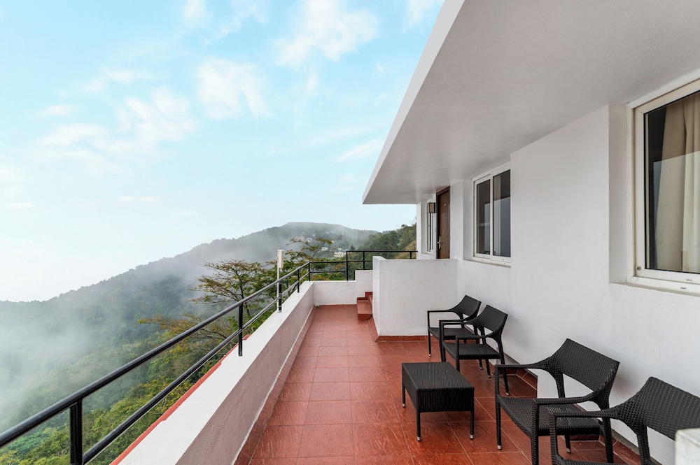 Sterling Yercaud 6/49