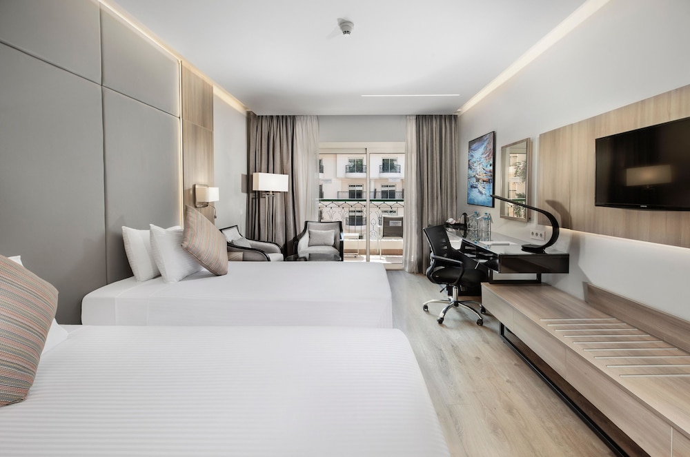 EXECUTIVE, DOUBLE BED, PATIO