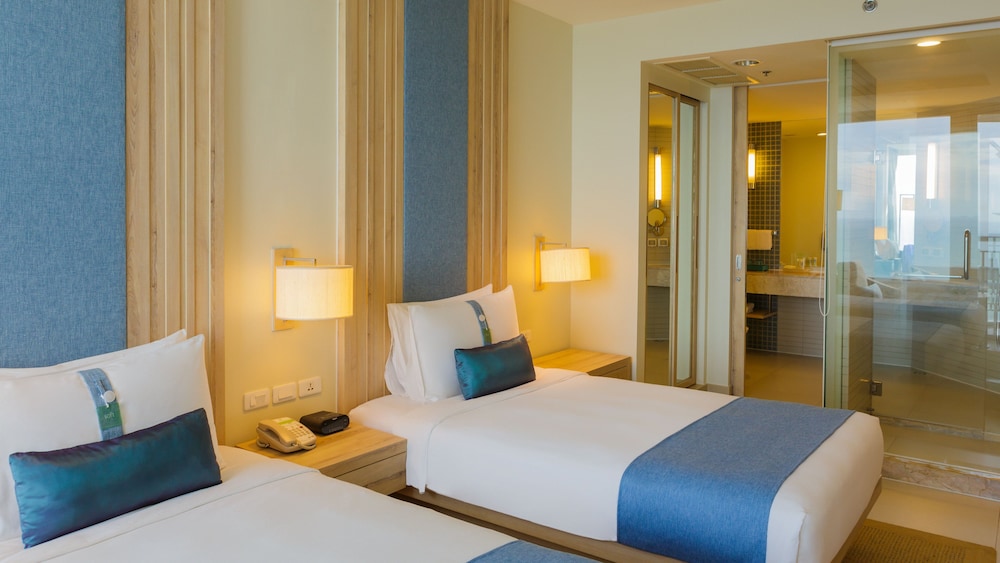 Holiday Inn Pattaya Hotel 13/83