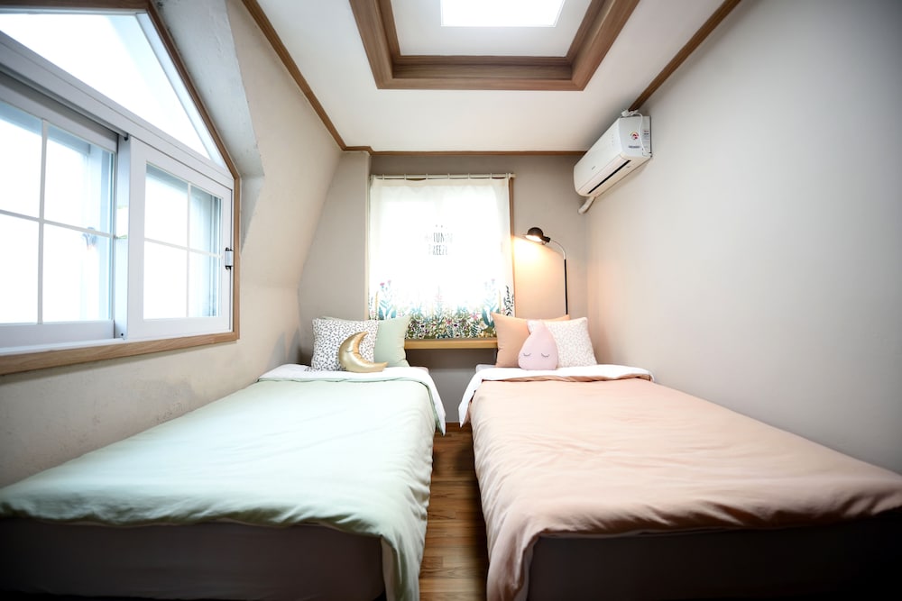 The One Hostel 13/50