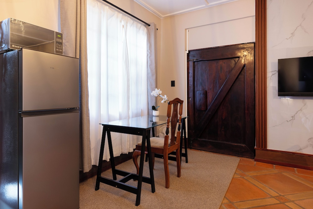 Bed And Breakfast In Waterkloof 40/50