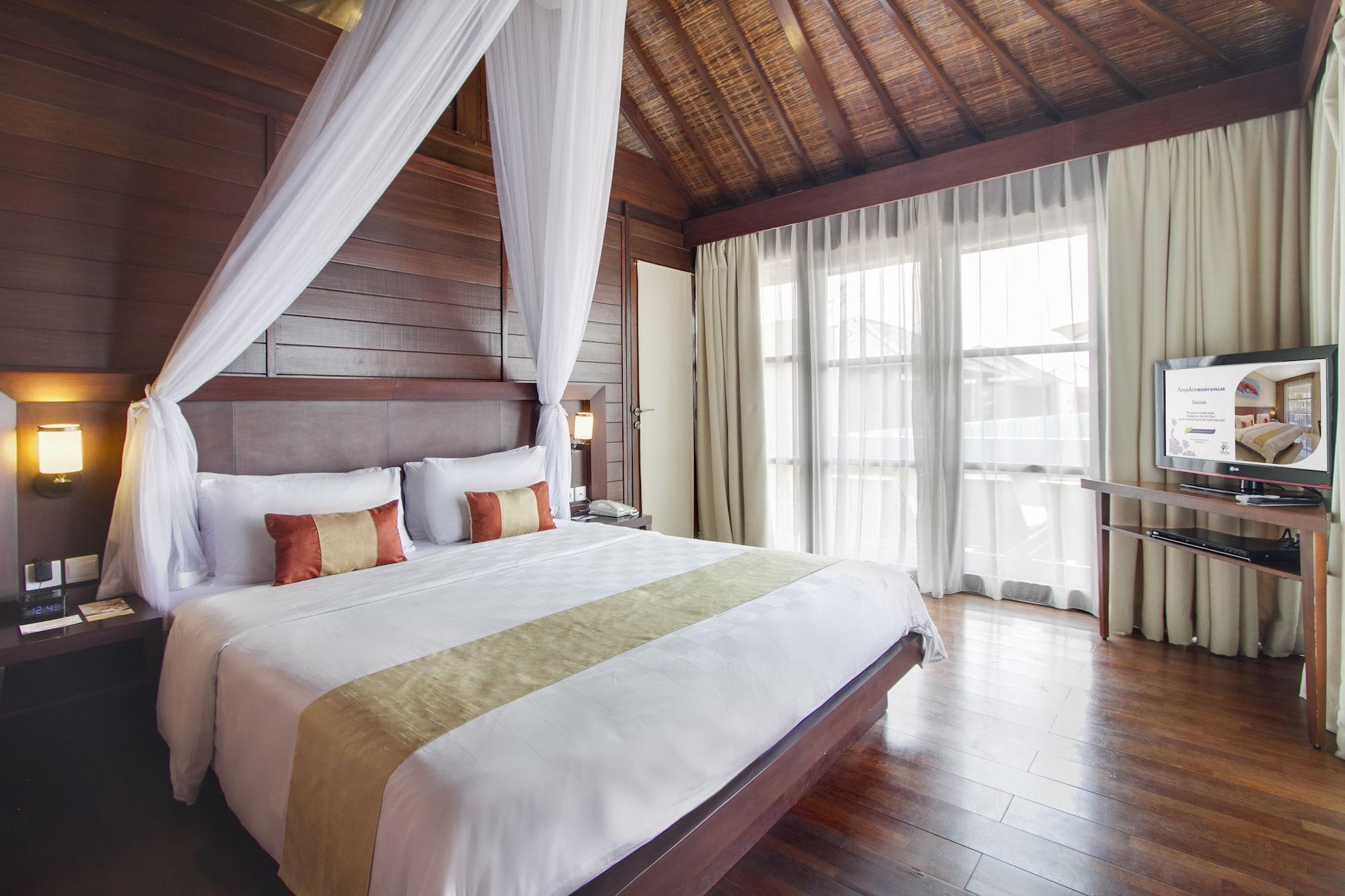 Roof Top, Amadea, Suite, Queen Bed