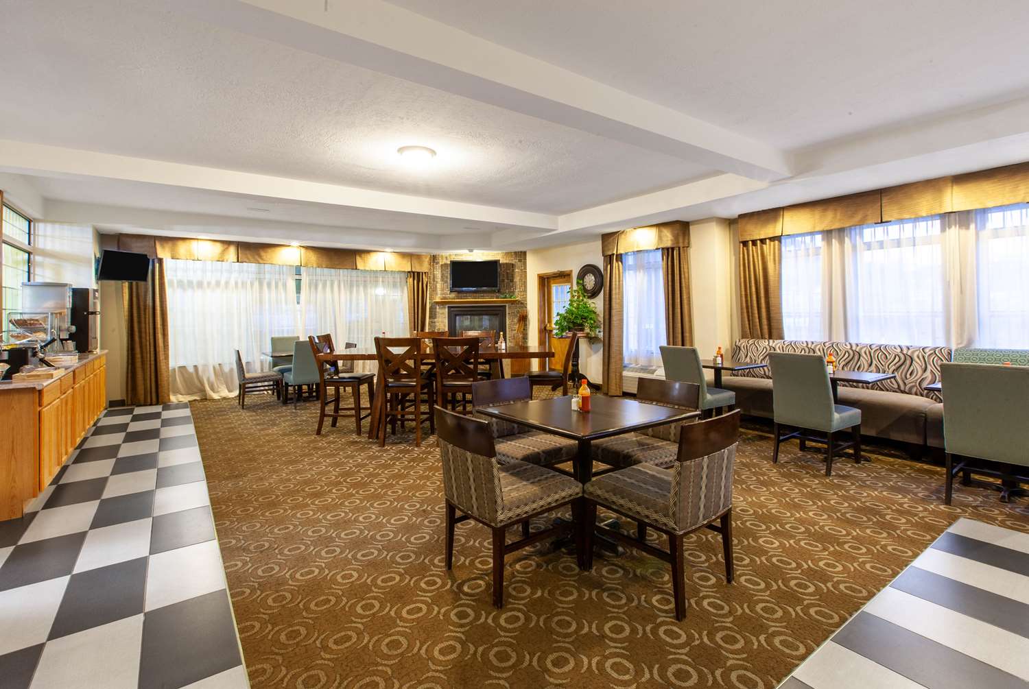 Days Inn by Wyndham Petoskey 22/31