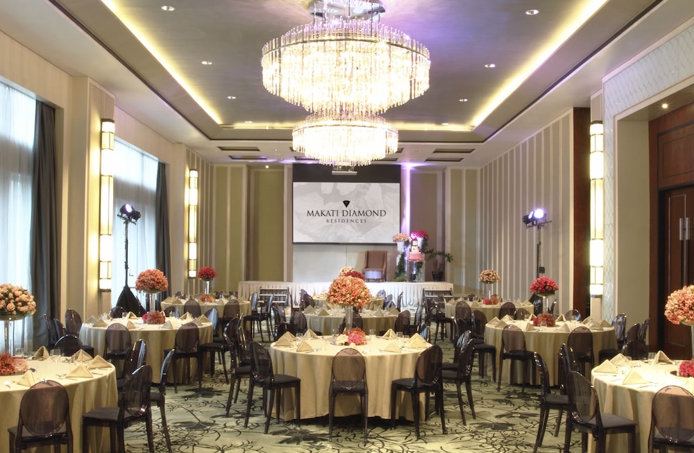 Makati Diamond Residences 37/42