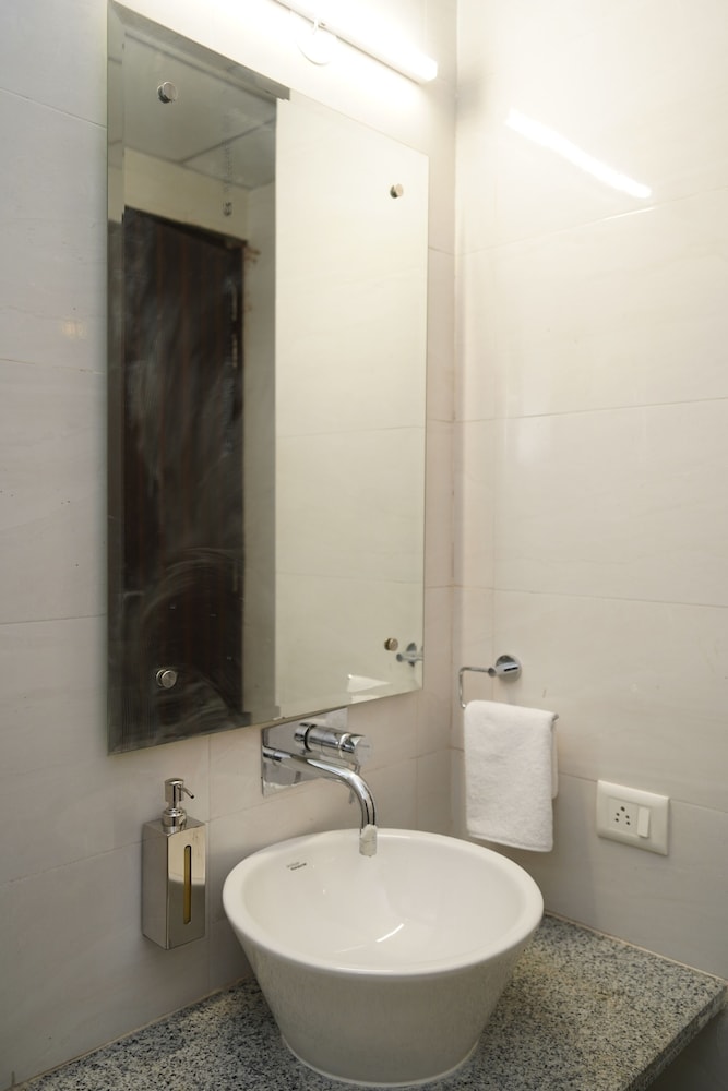 Posh Garden Inn Gurgaon 49/50