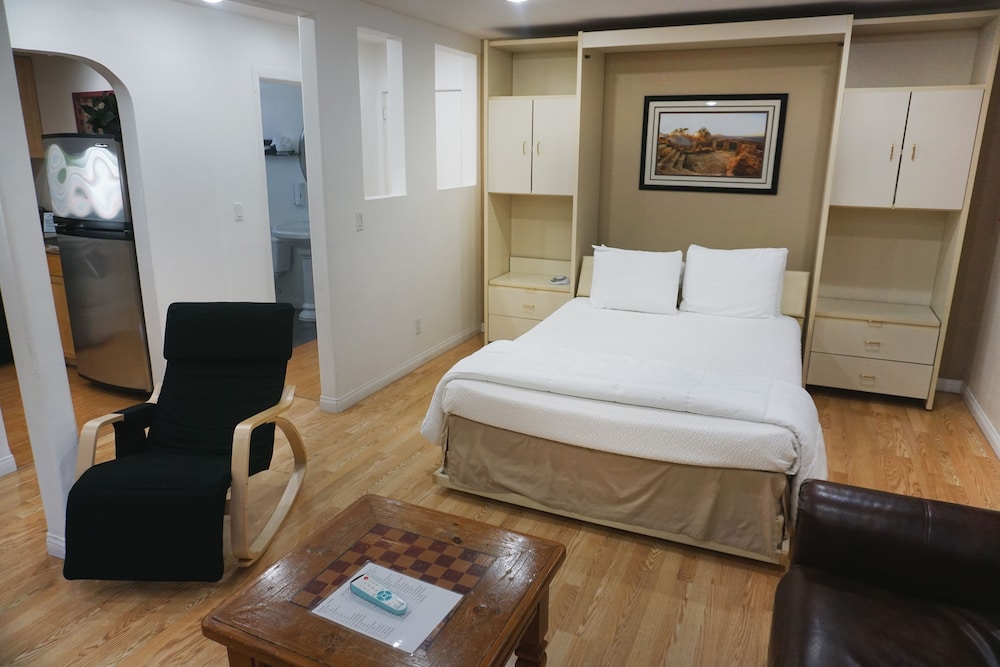 Premium, Studio, Suite, Kitchen, Courtyard Area